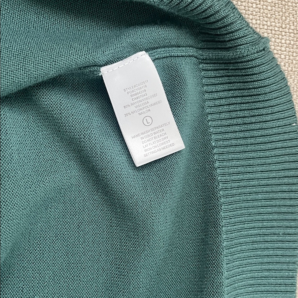 Sweater - Picture 6 of 6